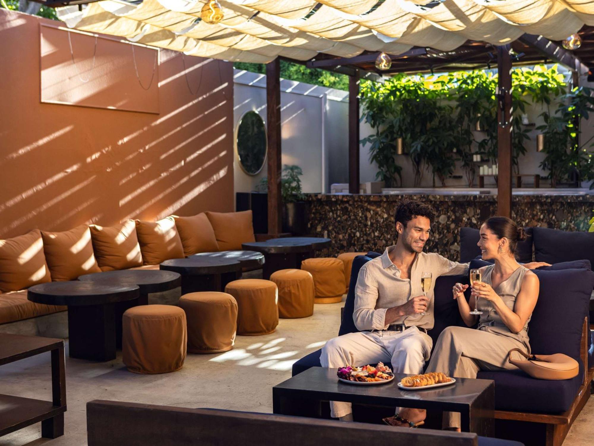Hotel Sofitel Los Angeles At Beverly Hills Екстериор снимка